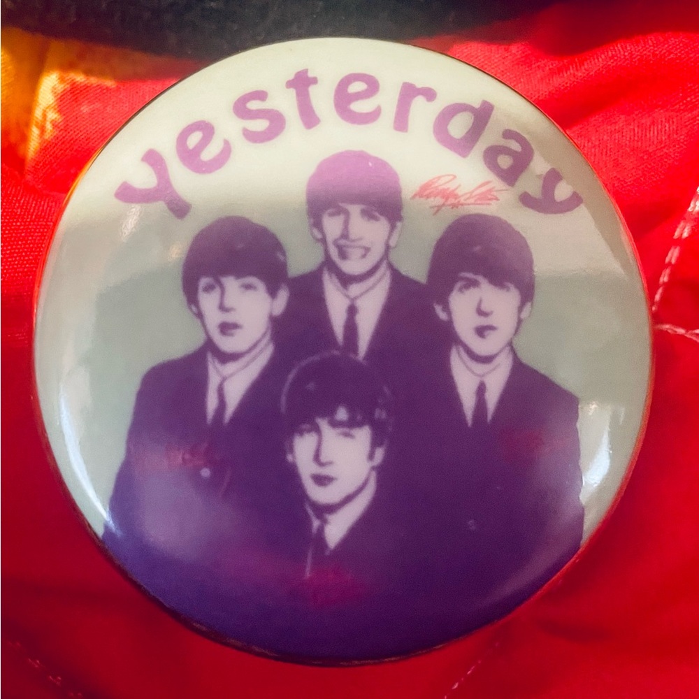 Best of the Beatles Porcelain Music Box. Yesterday. 1992